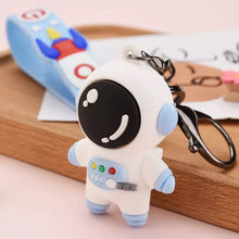 Load image into Gallery viewer, Astronaut Keychain - Tinyminymo
