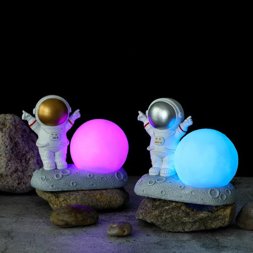 Astronaut Lamp With Moon - Tinyminymo