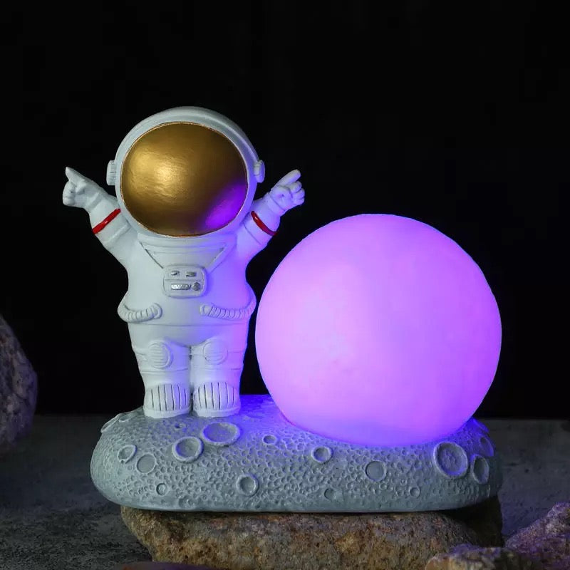 Astronaut Lamp With Moon - Tinyminymo