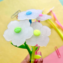 Load image into Gallery viewer, Color Changing Flower Pen - Tinyminymo
