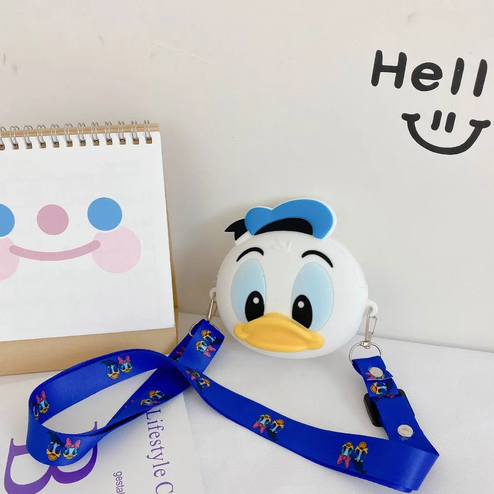 Amazon.co.jp: Donald Duck Women's Crossbody Shoulder Bag, Mini Shoulder Bag,  Crossbody Bag, Shoulder Bag, Crossbody Bag, Lightweight, Small,  Lightweight, Small, Commuting to School, Work, Kindergarten, Travel,  Leisure, Outing, Mother's Bag, Popular ...
