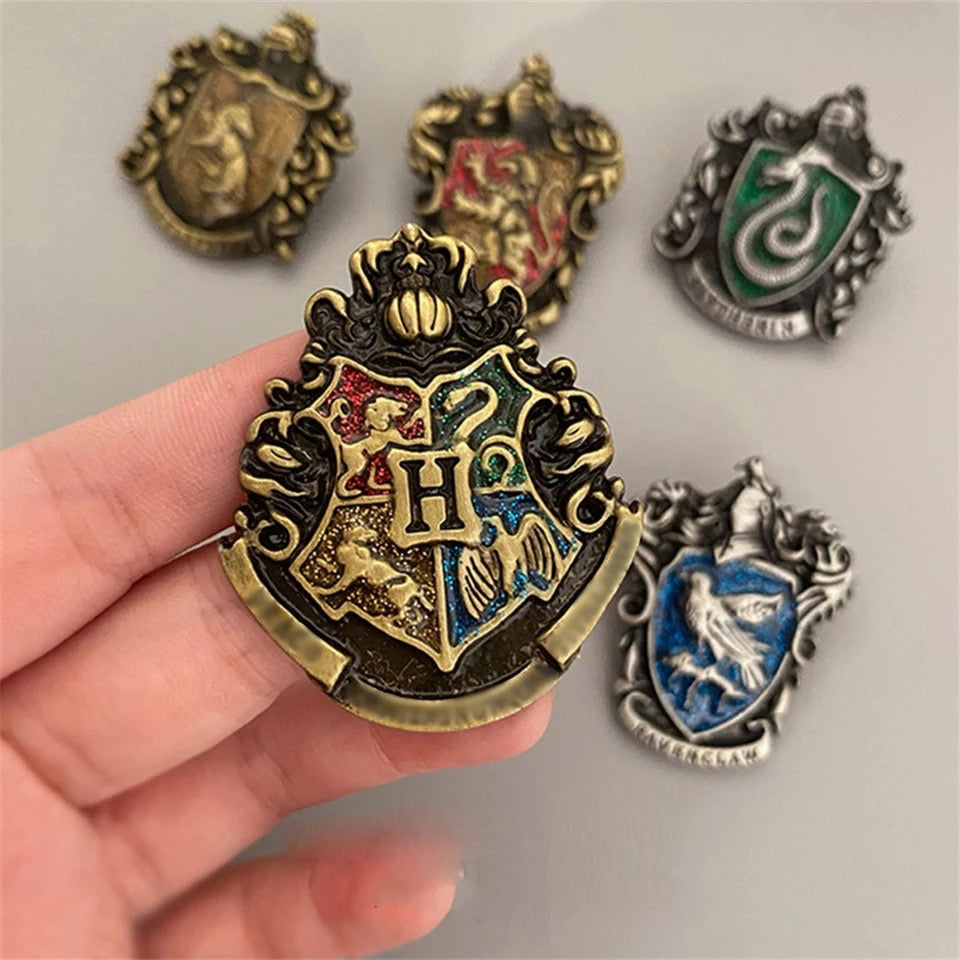 Harry Potter Hogwarts Crest Lapel Pin, Hogwarts Design - Tinyminymo